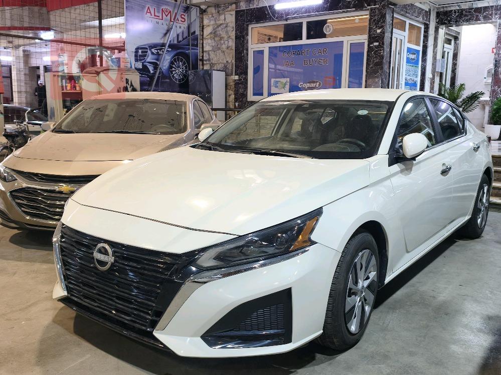 نيسان ألتيما